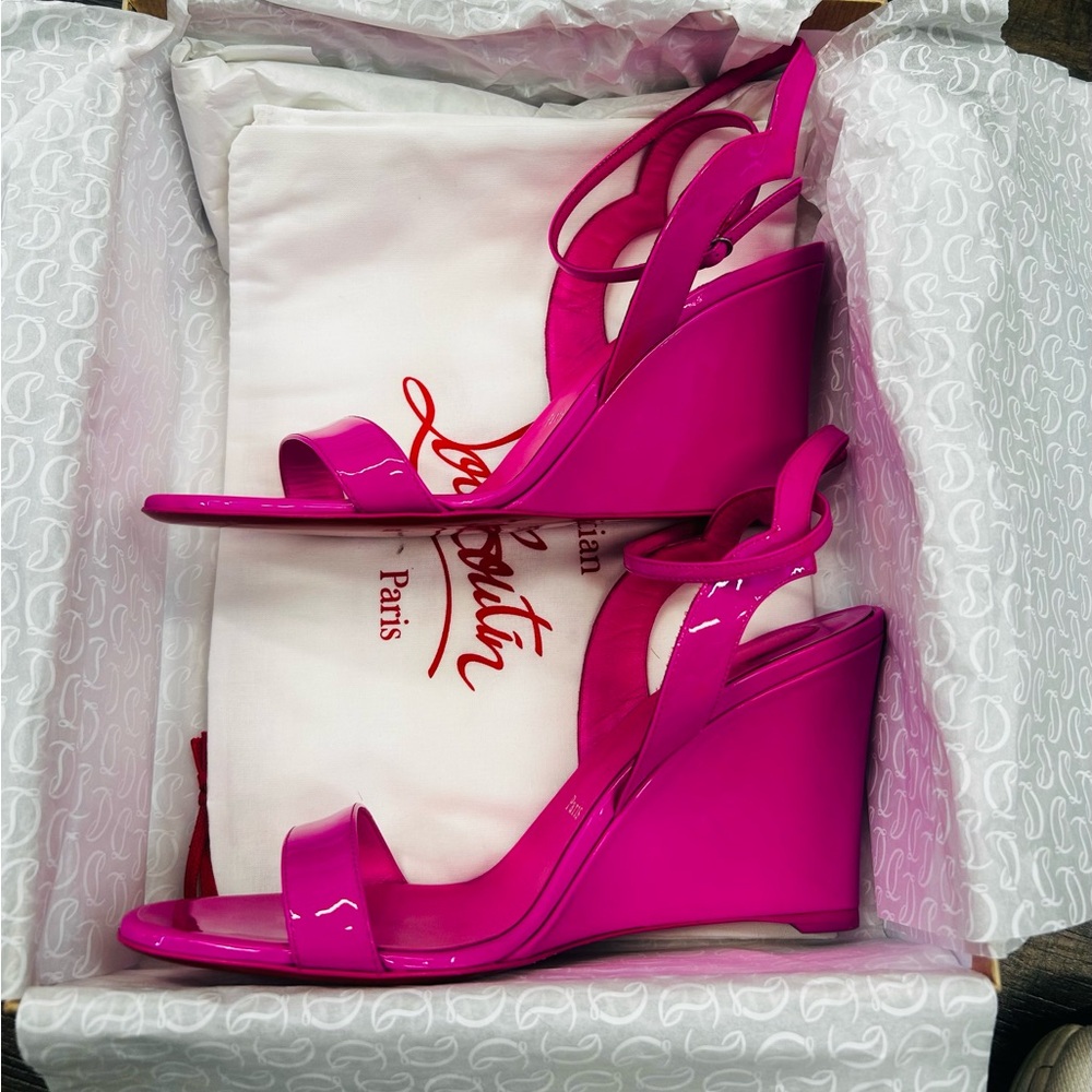 Christian Louboutin Zeppa Chick 85 mm Patent Leather Wedges (Moda Operandi) - Picture 3 of 8